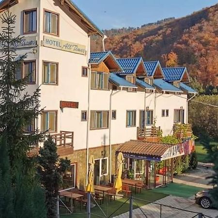 Hotel All Times Тімішу-де-Жос Екстер'єр фото